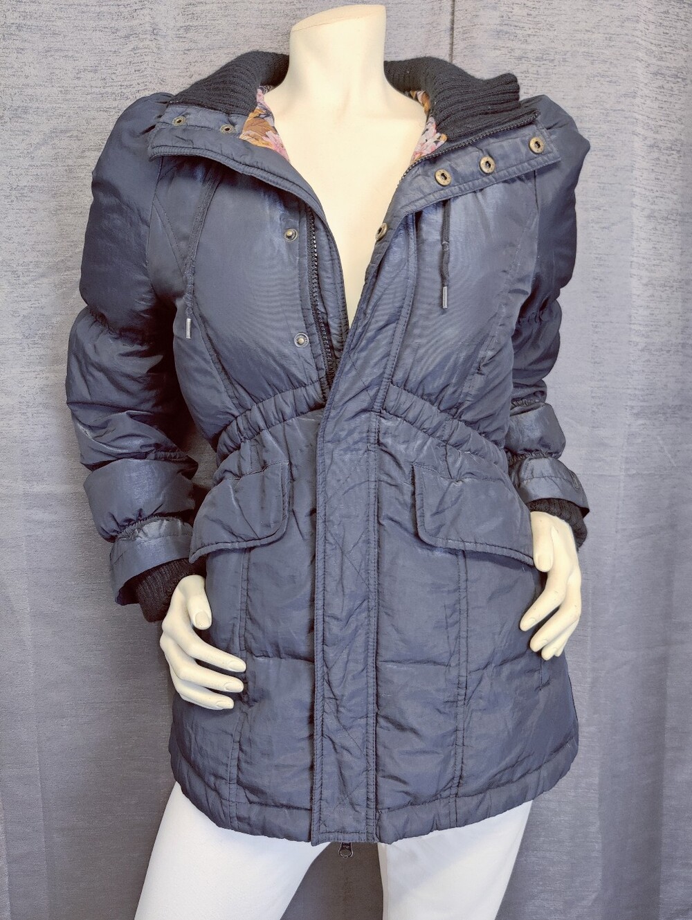 Free People We The Free Ruched Sleeve Floral Lined Parka Jacket Size XS Black